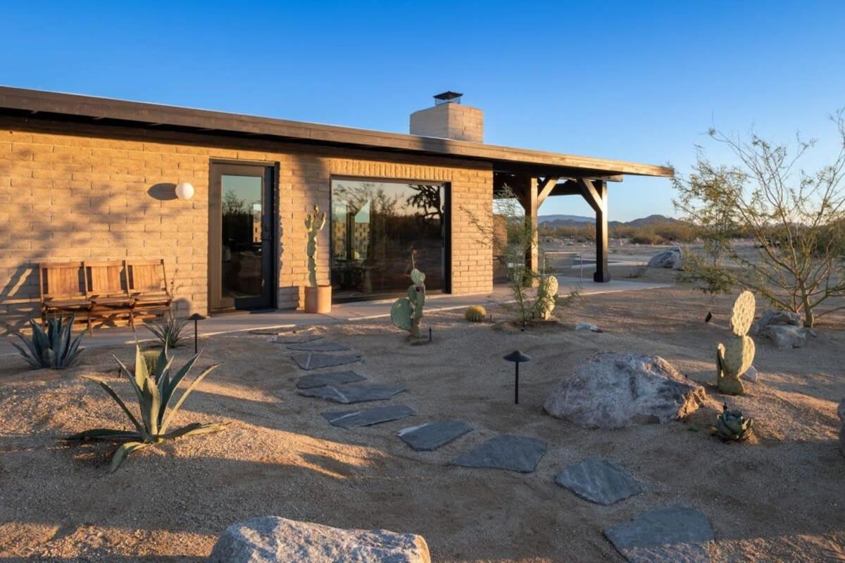 Hotel Escondite: Modern Desert Hideout w Pool + Spa - Image 1