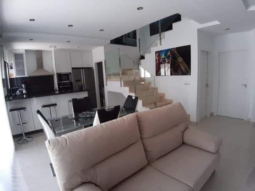 Modern 3 Bedroom Villa with Private Pool MO35 view 4