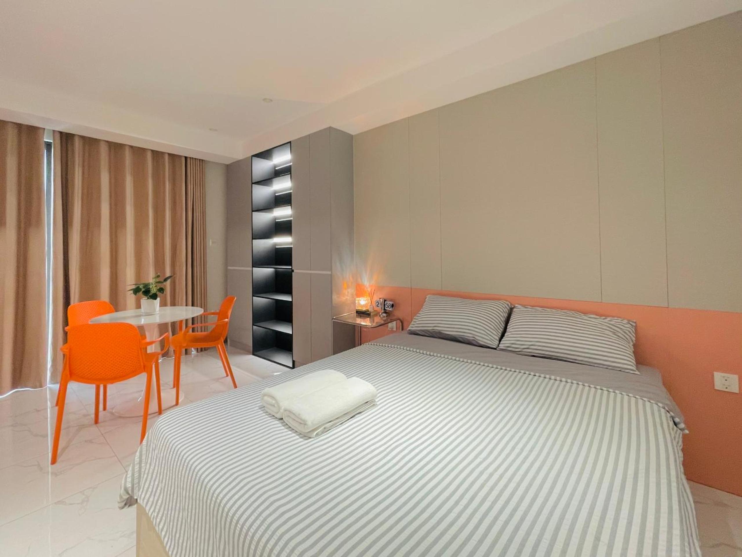 Color Vinhomes Smartcity Apartment