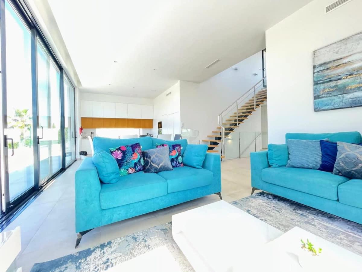 Modern 4 Bed Villa with Pool LC4 view 3