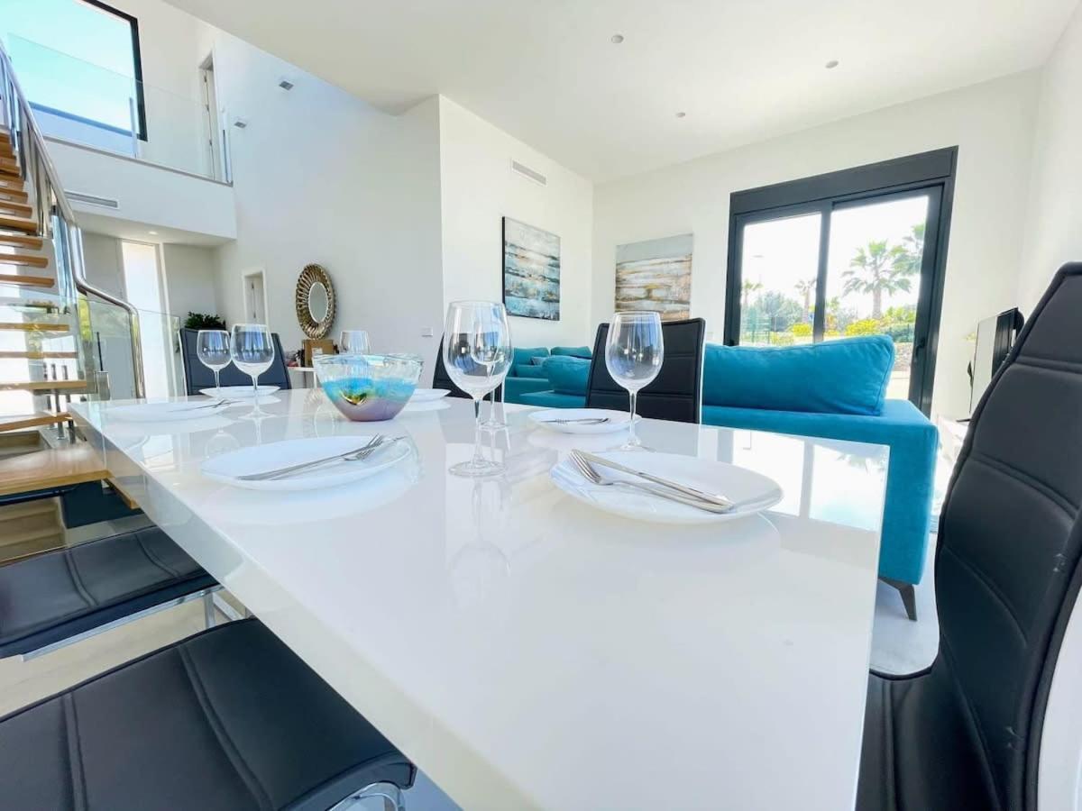 Modern 4 Bed Villa with Pool LC4 view 4
