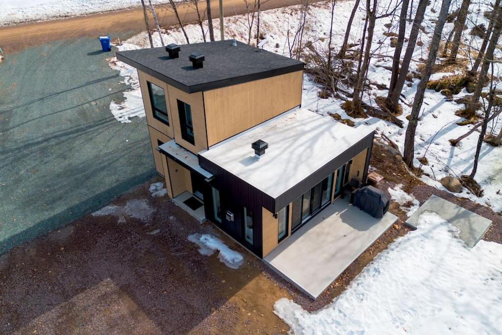 Chalet Élios , Private Hot Tub & Games, Golf & Nature