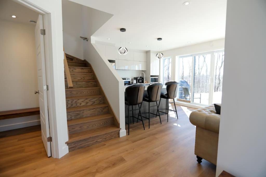 Chalet Élios , Private Hot Tub & Games, Golf & Nature