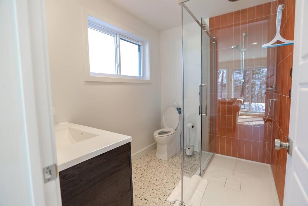 Chalet Élios , Private Hot Tub & Games, Golf & Nature
