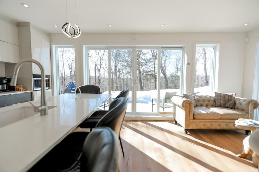 Chalet Élios , Private Hot Tub & Games, Golf & Nature