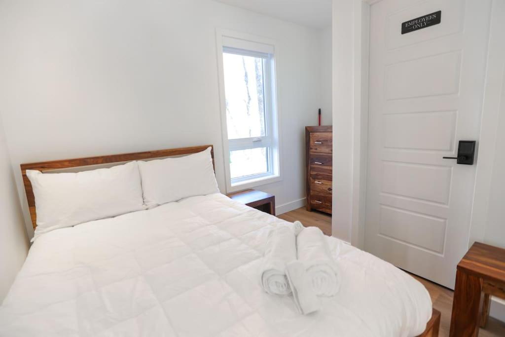 Chalet Élios , Private Hot Tub & Games, Golf & Nature