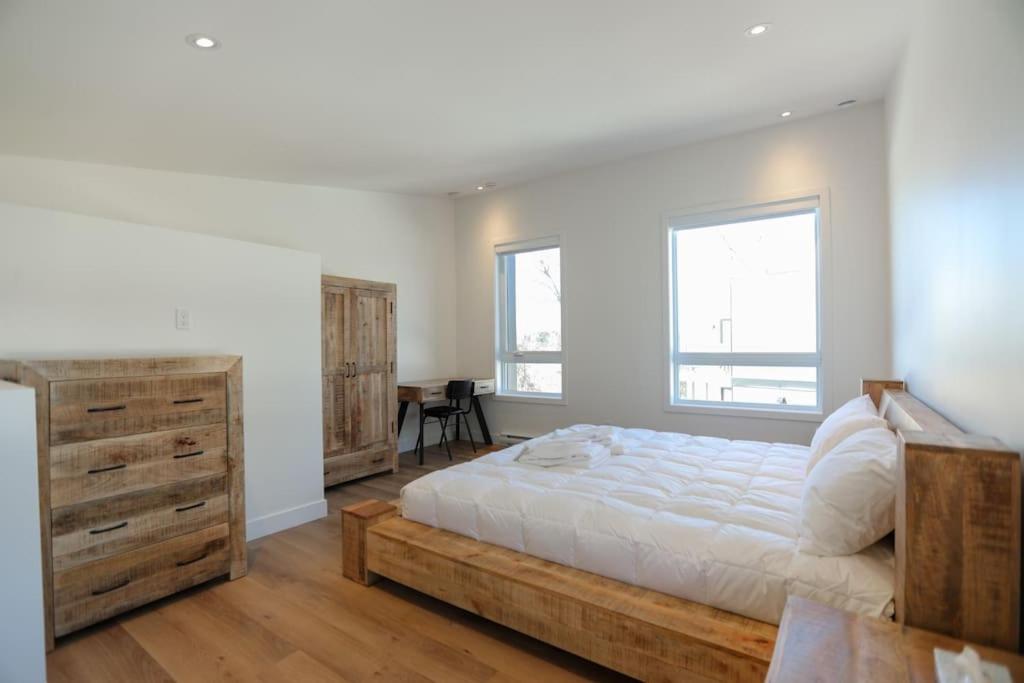 Chalet Élios , Private Hot Tub & Games, Golf & Nature