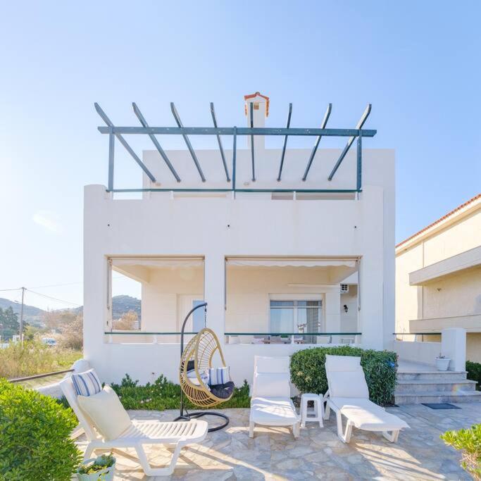 Beachside luxury apartment - main view
