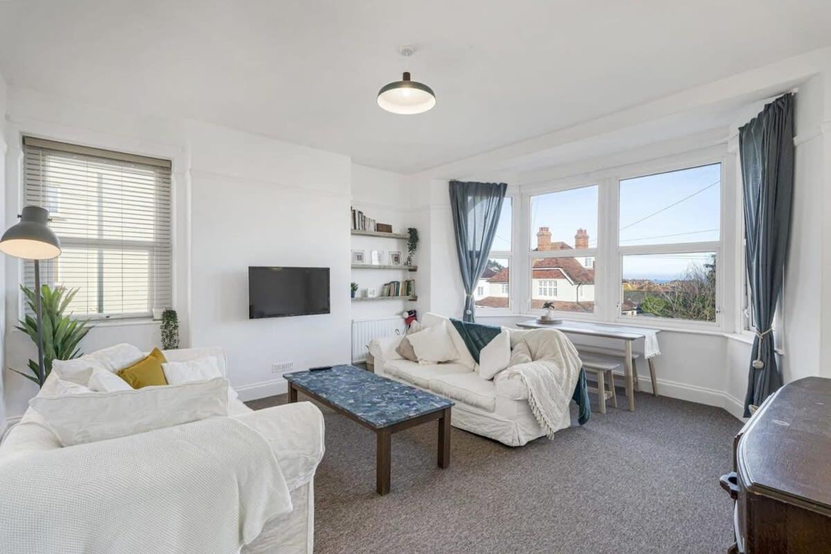 Bright Apartment w Parking & Distant Sea Views view 3