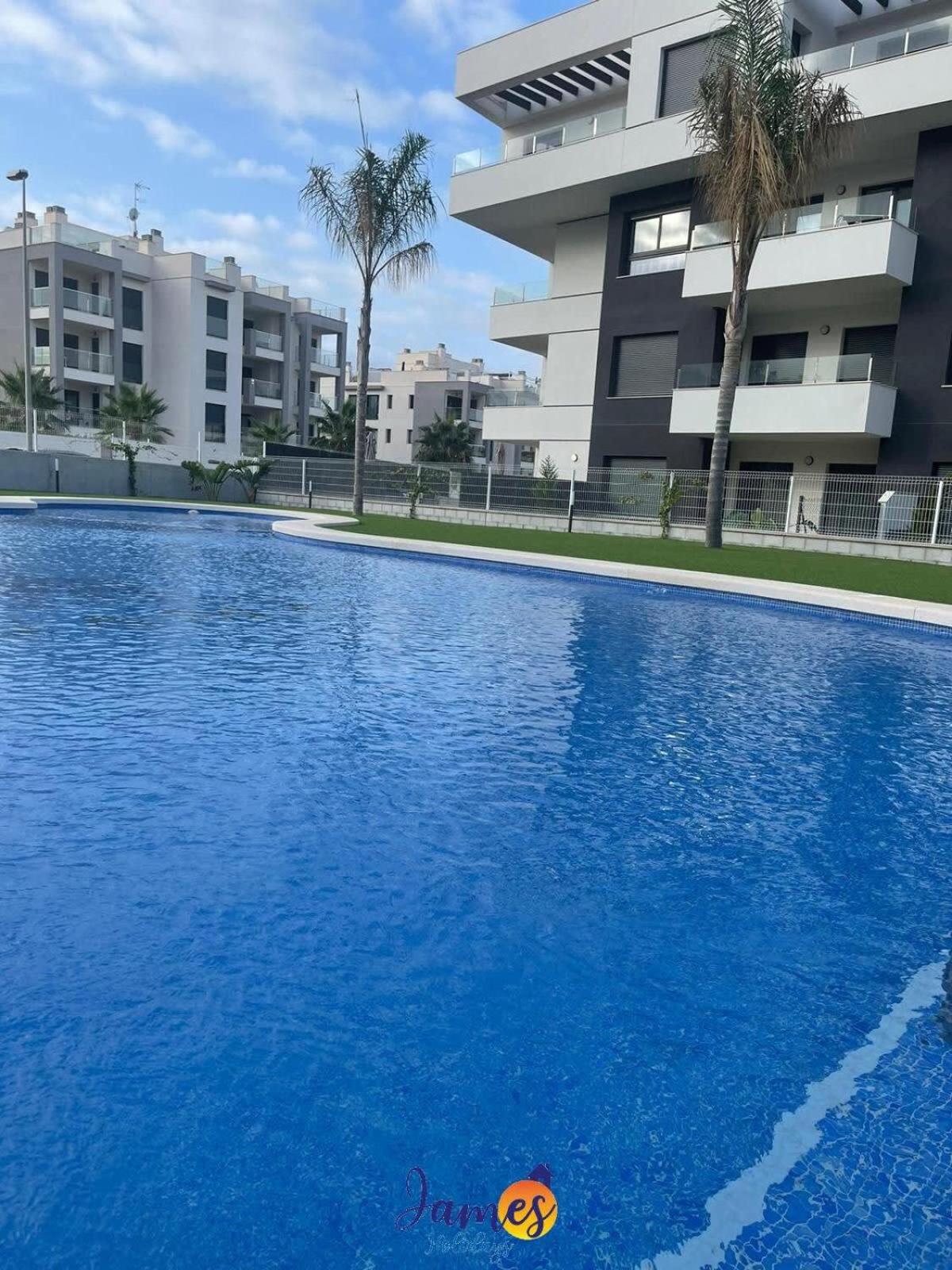 Modern Two Bedroom Apartment with Com Pool VM46 view 3
