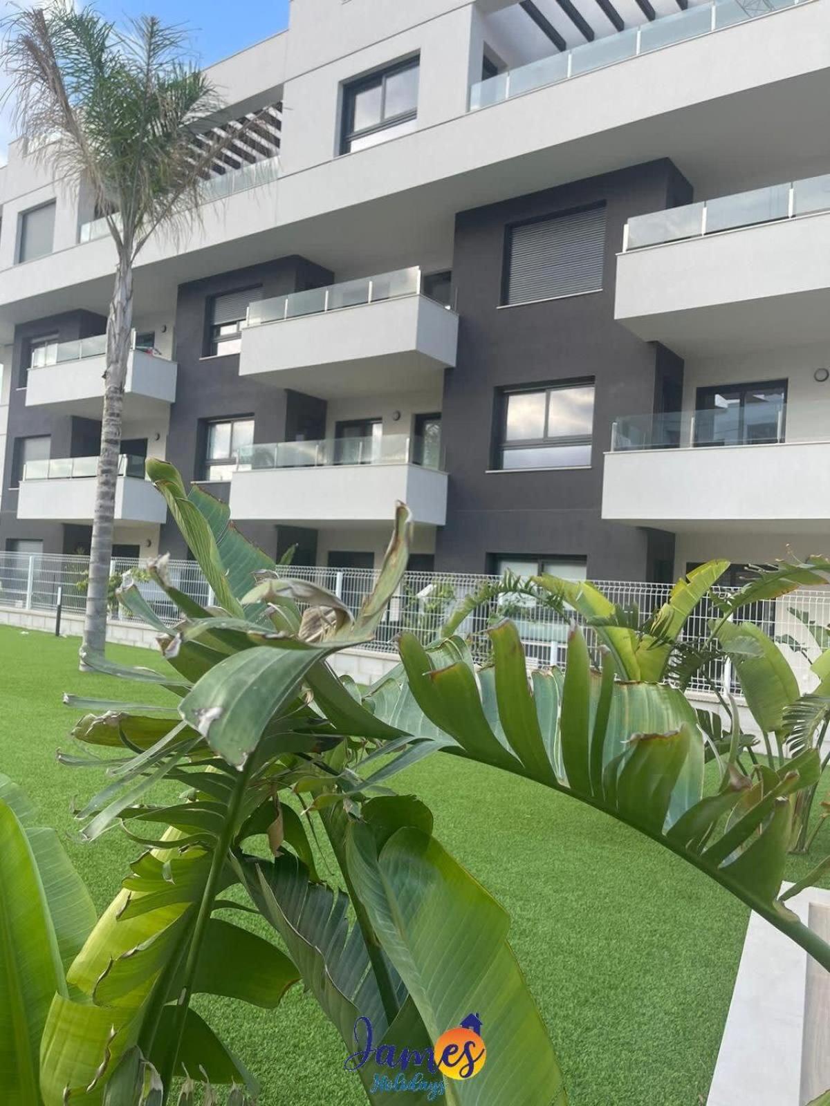Modern Two Bedroom Apartment with Com Pool VM46 view 5