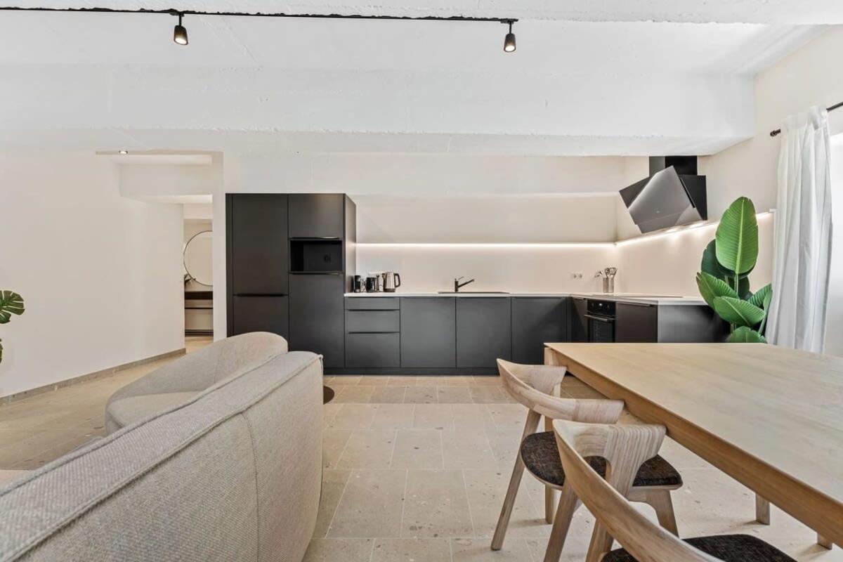 Modern Apartments in Clausen with WiFi, Kitchen & Workspace view 5