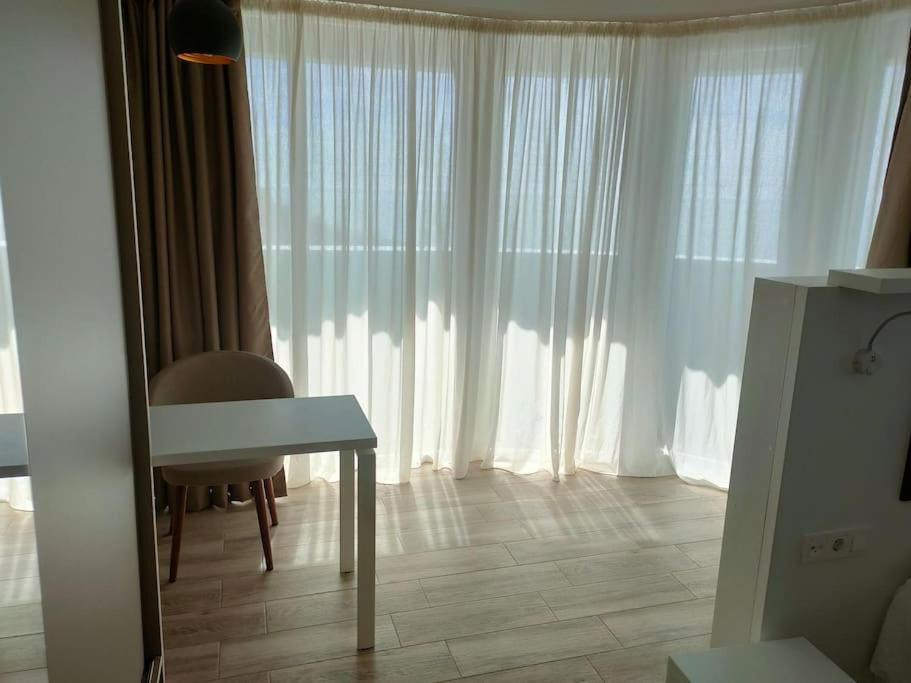 Sun Apartments in Alliance Palace M view 2
