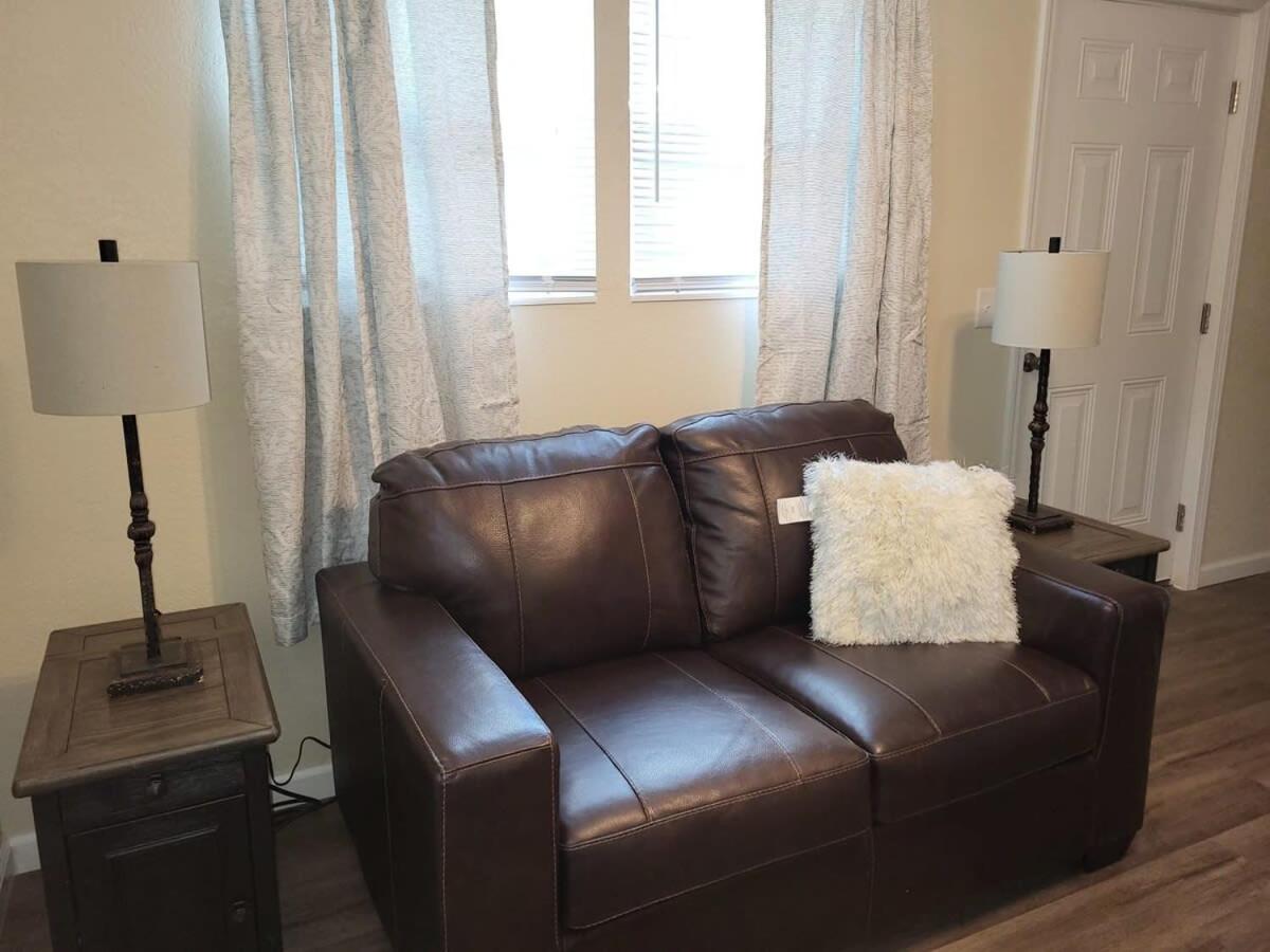 Charming 1BR Efficiency Apt Near TTU & Downtown view 5