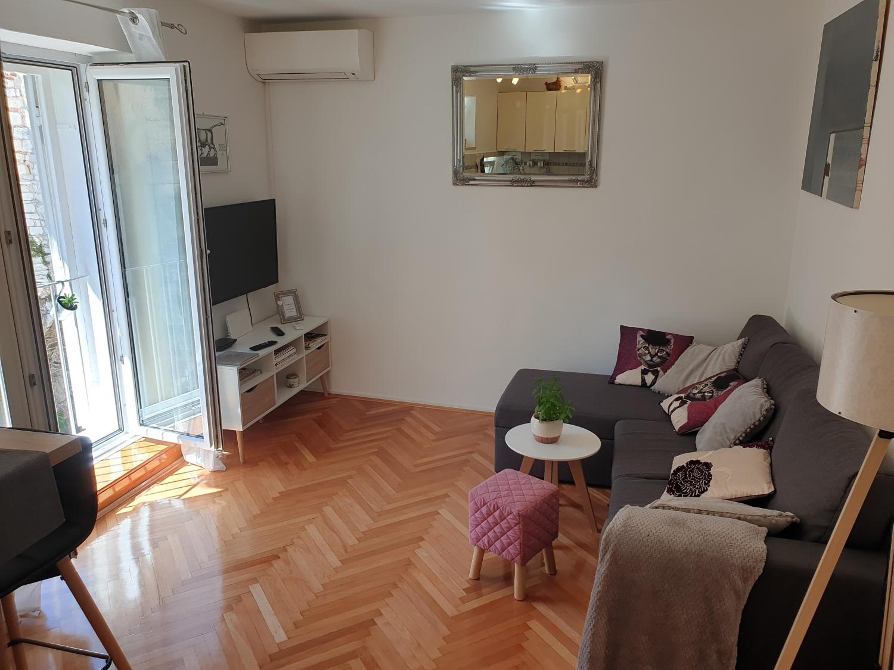 Apartment Dumaneo Art - Two Bedroom Apartment