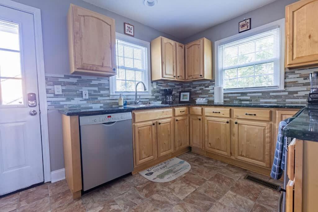 Charming 3-Bedroom Home in Rossville, GA - Family Retreat view 5