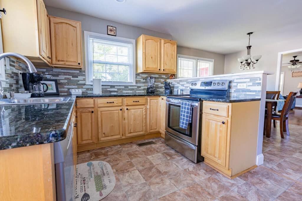 Charming 3-Bedroom Home in Rossville, GA - Family Retreat view 3