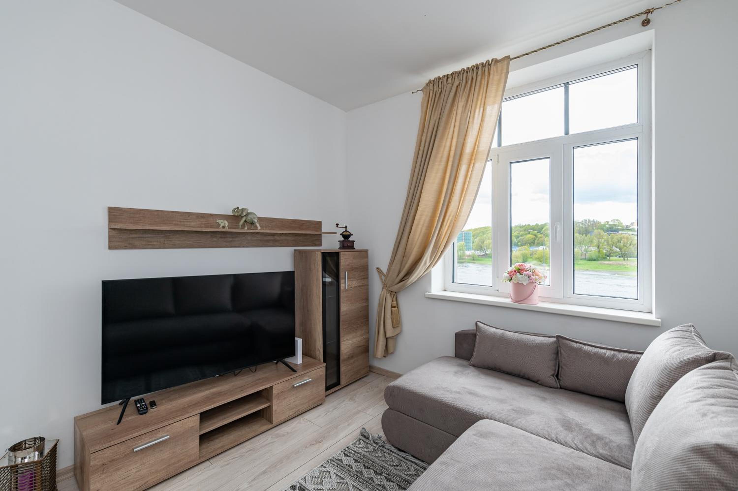 Serene Nemunas River View apartment near McDonald by Polo Apartments