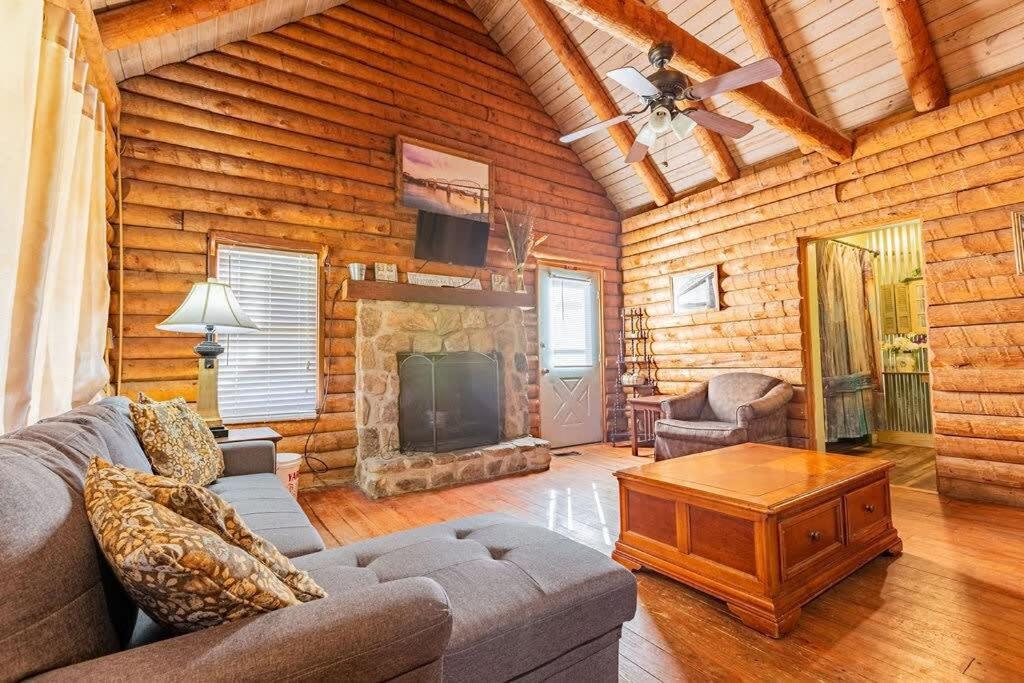 Genuine log cabin minutes away from Chattanooga's top attractions view 2