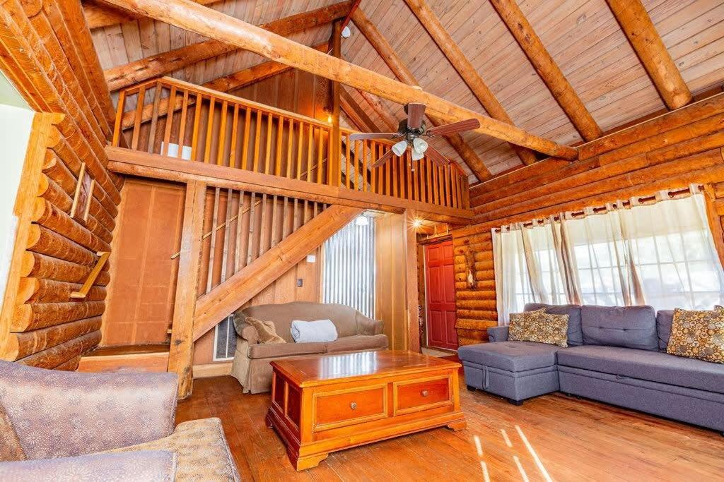 Genuine log cabin minutes away from Chattanooga's top attractions view 4