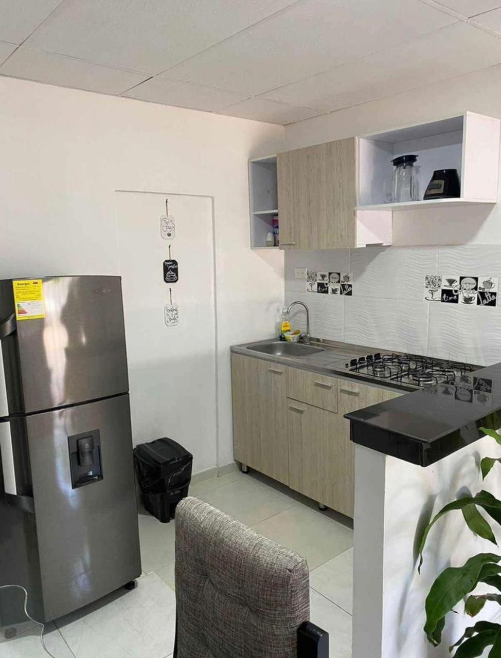 APARTAESTUDIO 4 PERSONAS - AIRE ACONDICIONADO