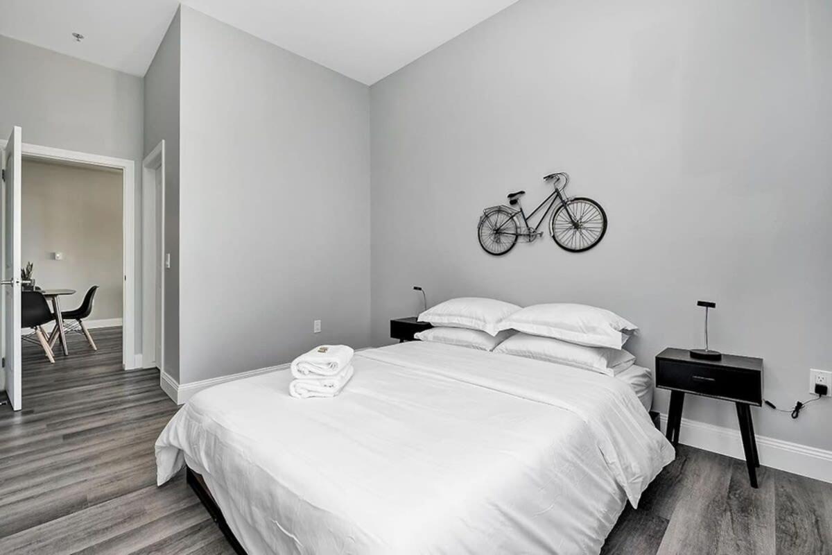 High-end condo downtown Kingston near RMC Queens
