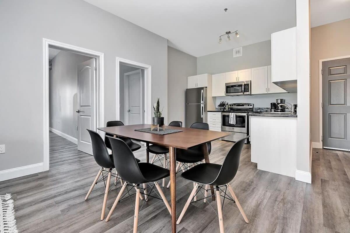 High-end condo downtown Kingston near RMC Queens