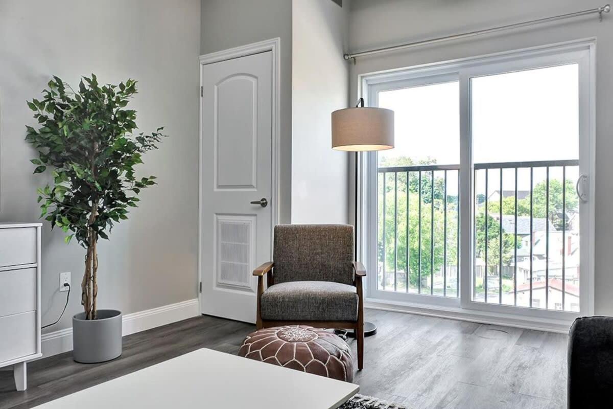 High-end condo downtown Kingston near RMC Queens