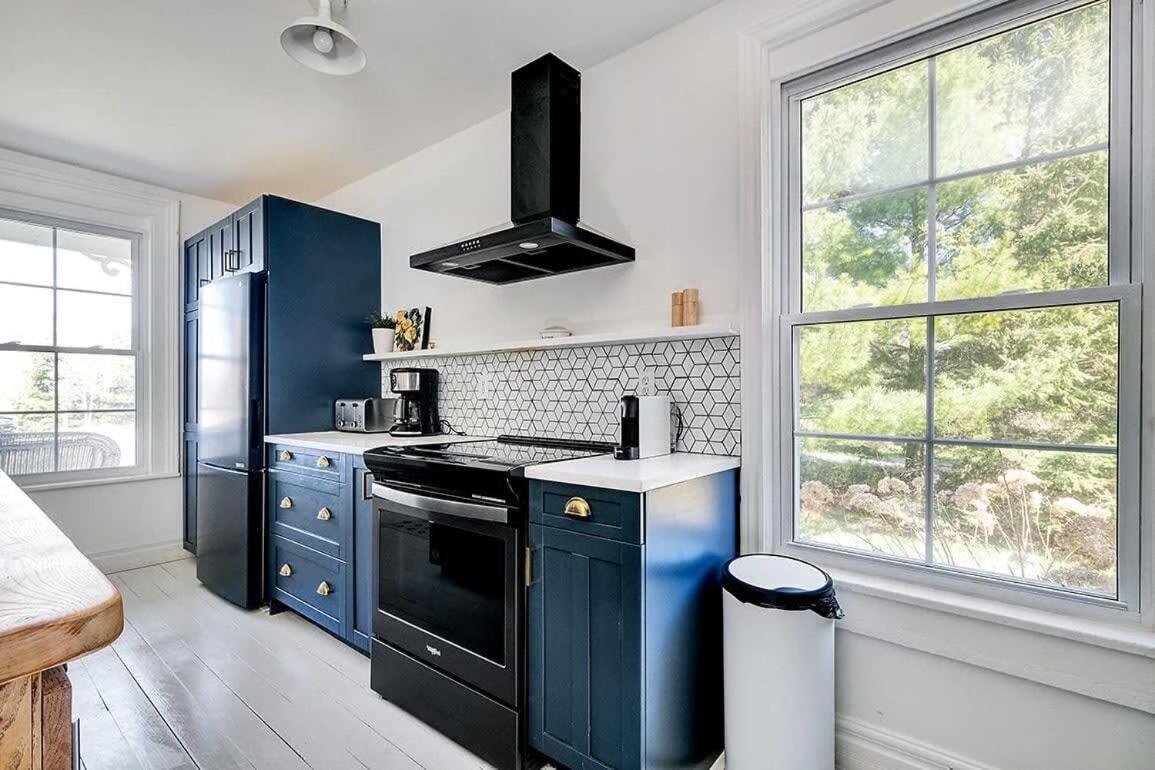 The Gem - Beautiful farmhouse with hot tub