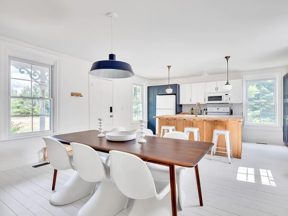 The Gem - Beautiful farmhouse with hot tub