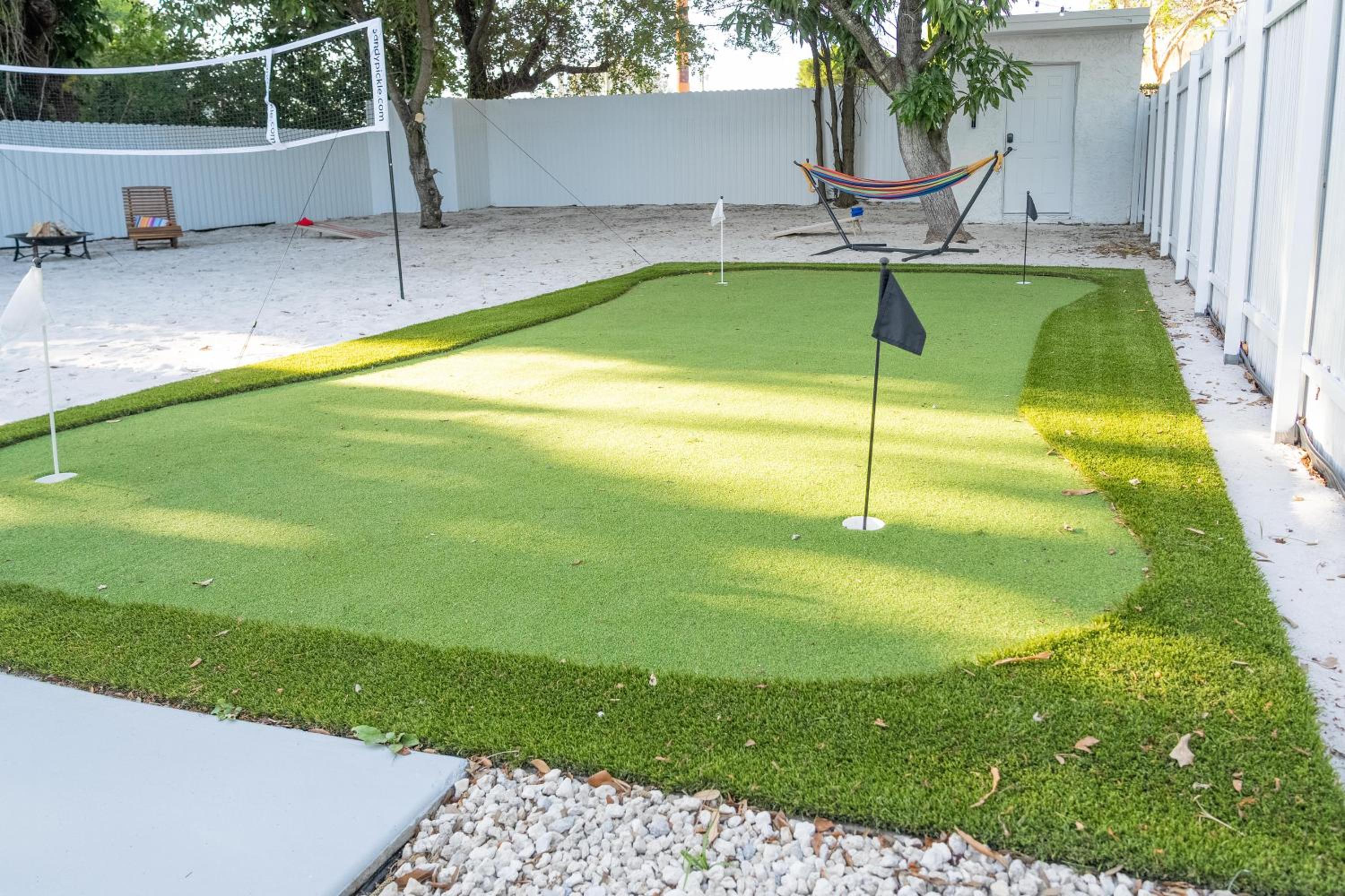 5BR HotTubPoolTableMiniGolf 7 min to Wynwood