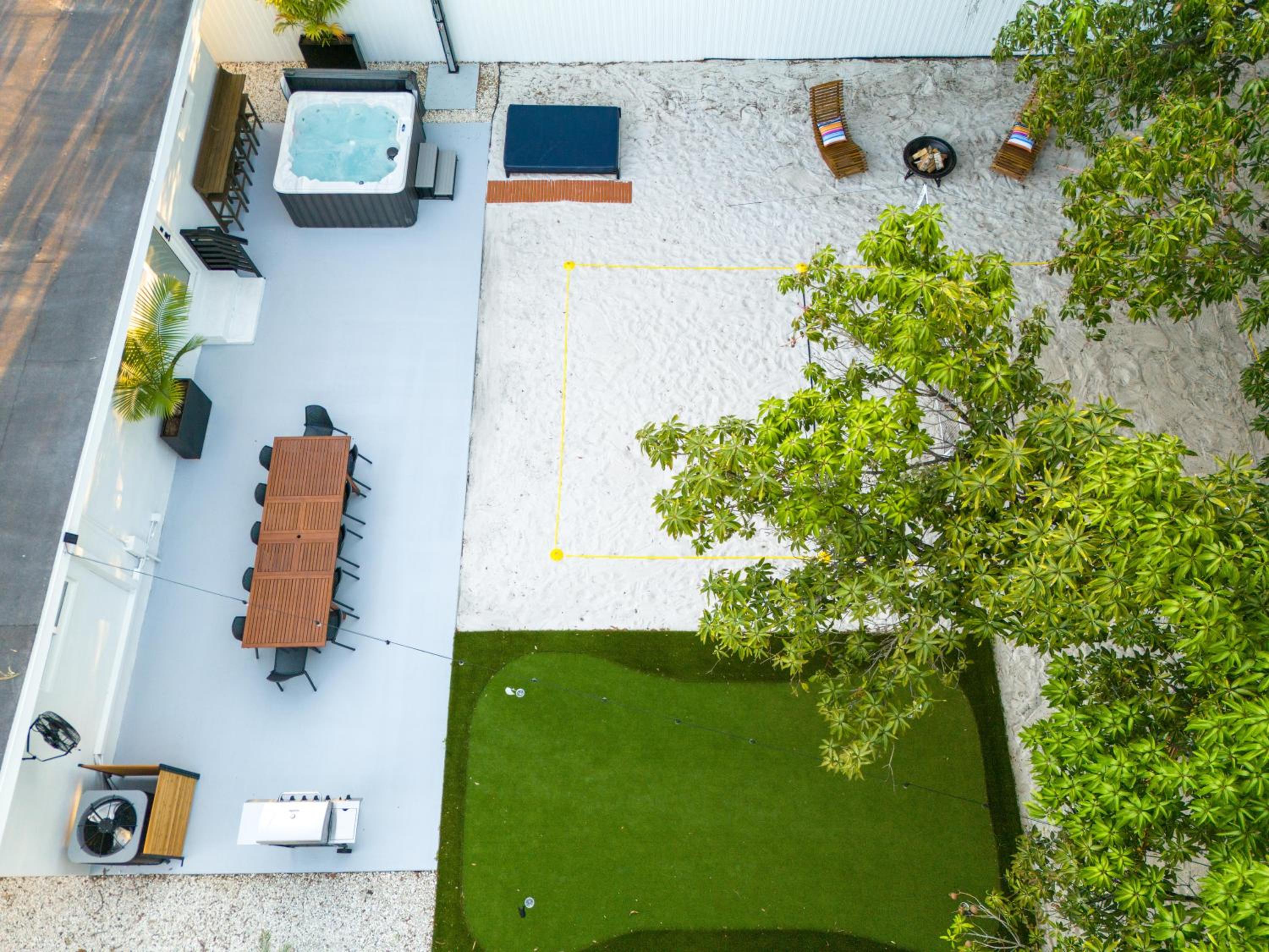 5BR HotTubPoolTableMiniGolf 7 min to Wynwood