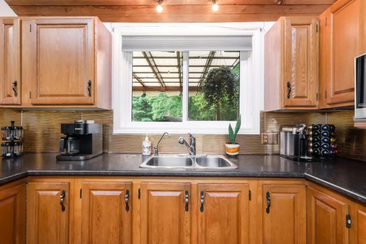 Xanadu - Zen waterfront retreat on Upper Rideau