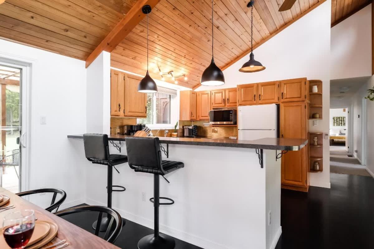 Xanadu - Zen waterfront retreat on Upper Rideau
