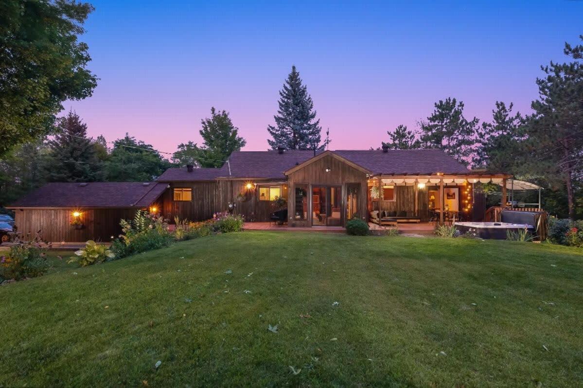 Xanadu - Zen waterfront retreat on Upper Rideau