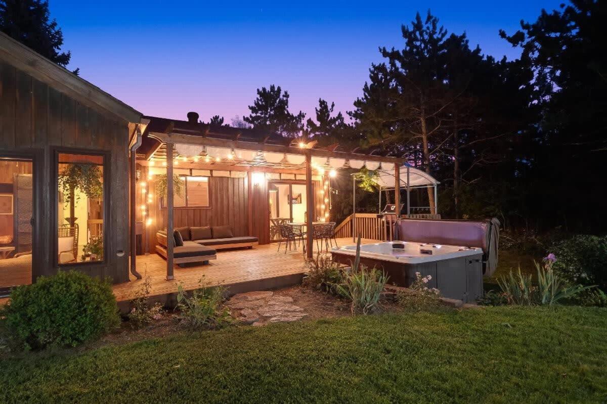 Xanadu - Zen waterfront retreat on Upper Rideau