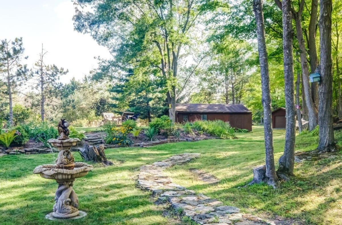 Xanadu - Zen waterfront retreat on Upper Rideau