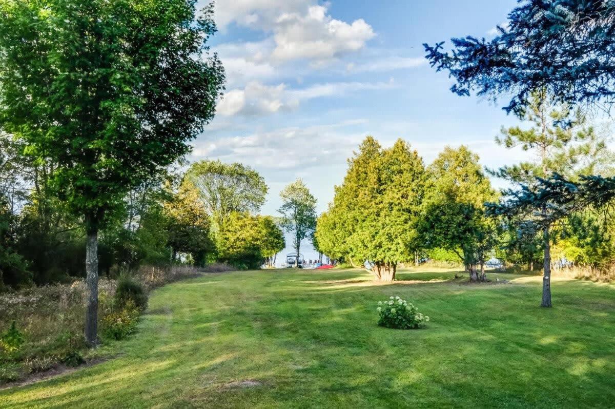 Xanadu - Zen waterfront retreat on Upper Rideau
