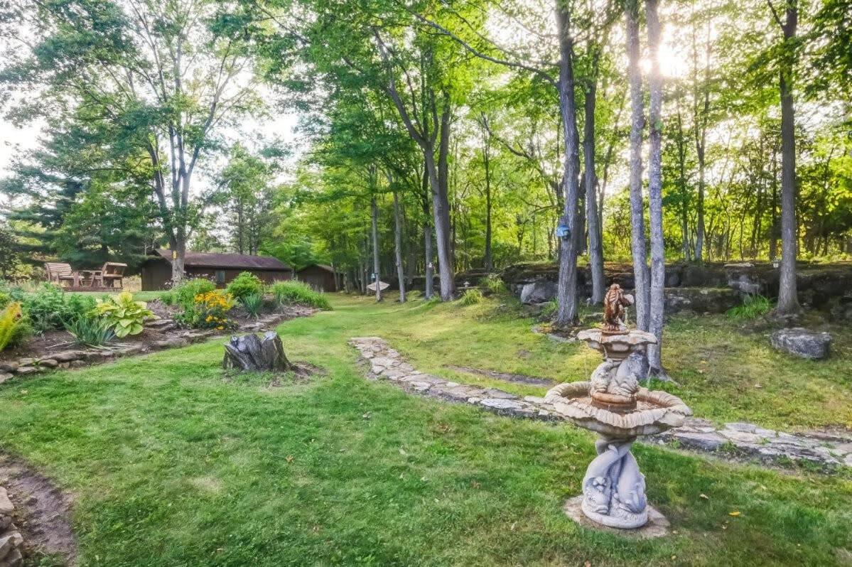 Xanadu - Zen waterfront retreat on Upper Rideau
