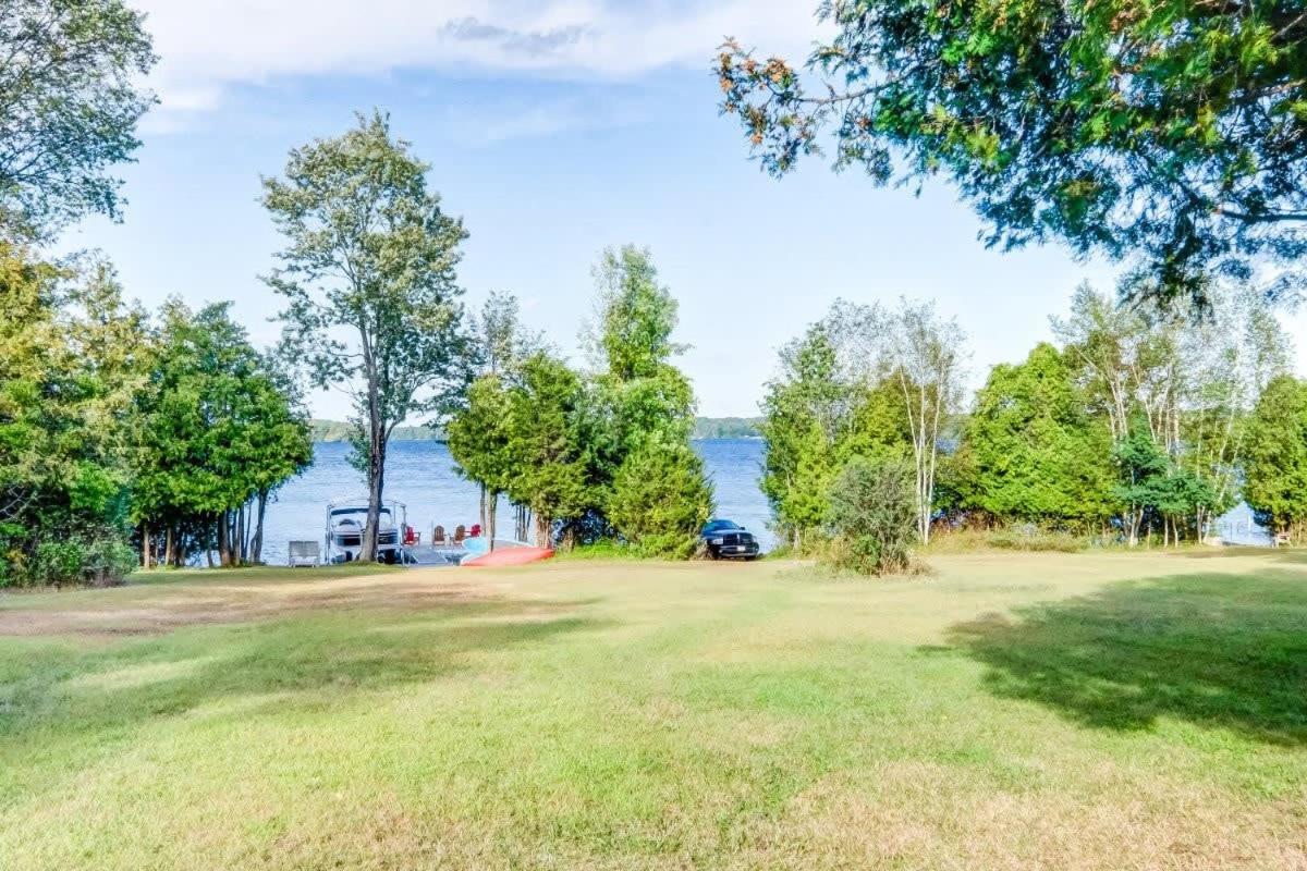Xanadu - Zen waterfront retreat on Upper Rideau