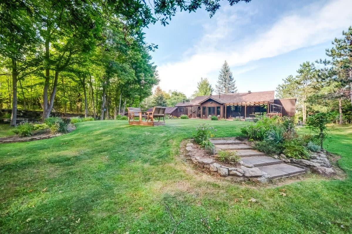 Xanadu - Zen waterfront retreat on Upper Rideau