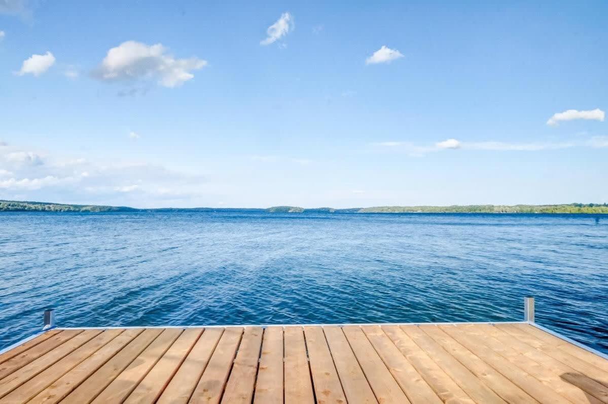 Xanadu - Zen waterfront retreat on Upper Rideau