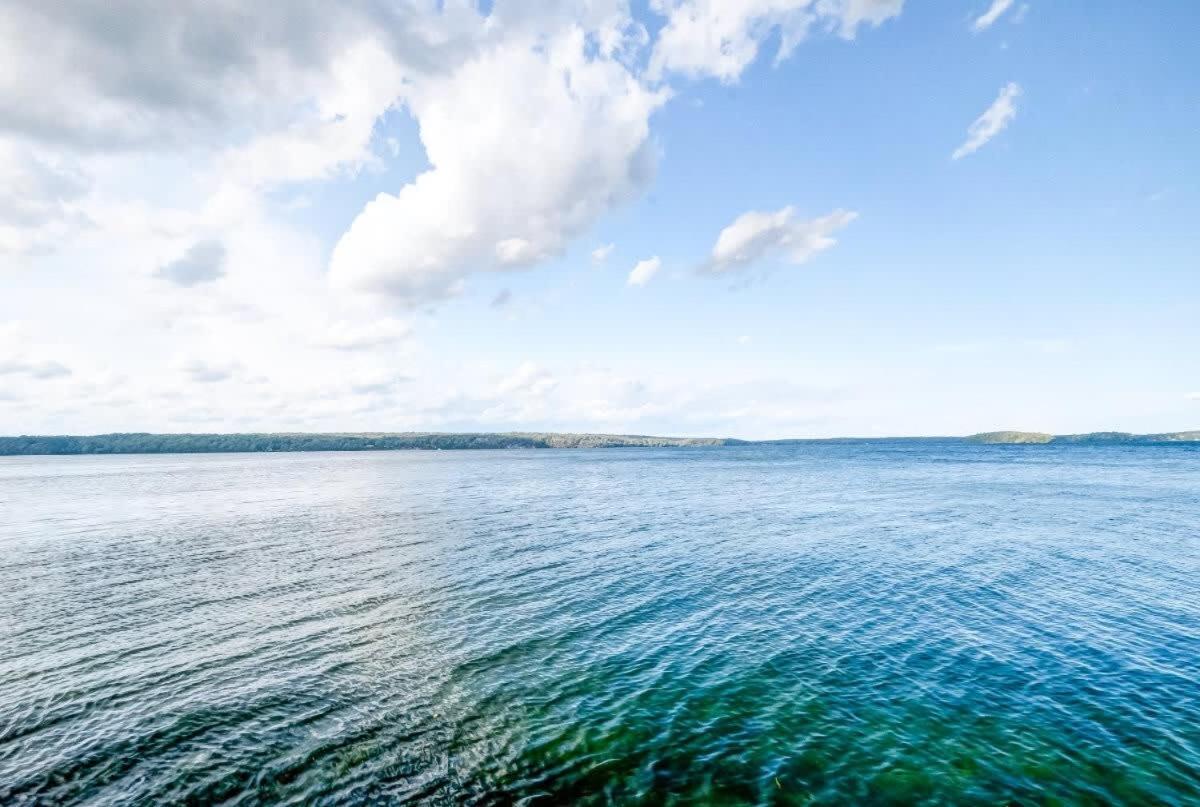 Xanadu - Zen waterfront retreat on Upper Rideau
