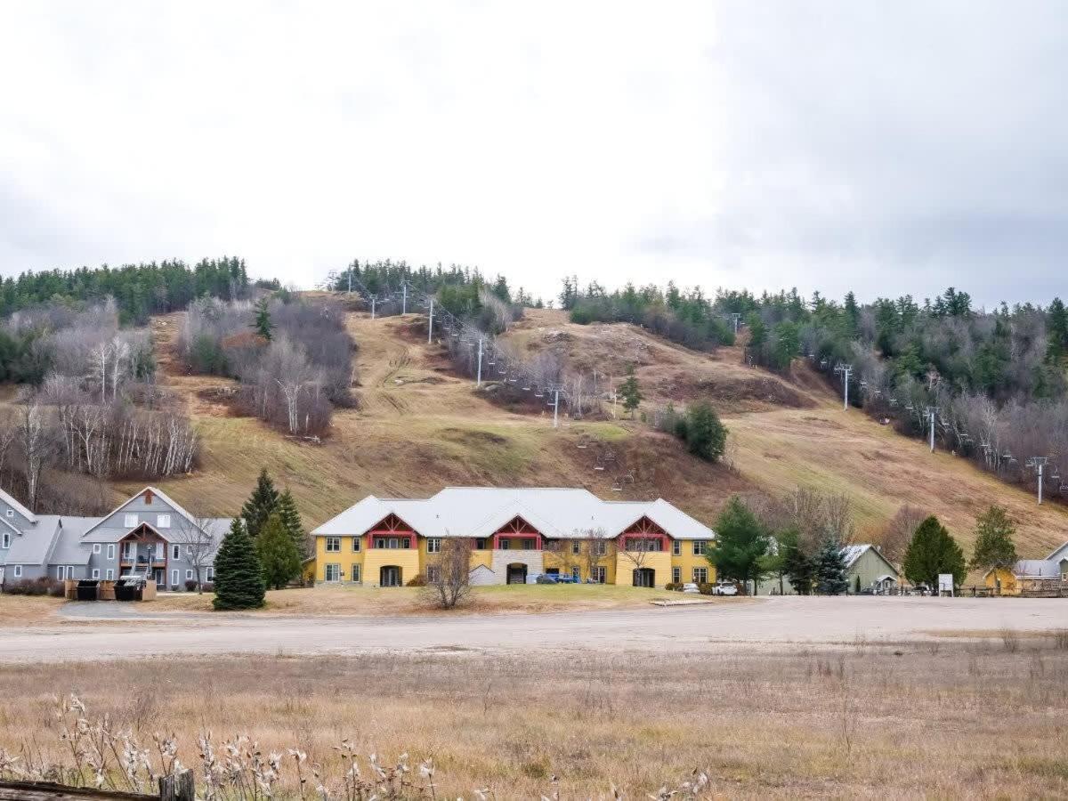 All Season Ski in Out Chalets at Calabogie Peaks