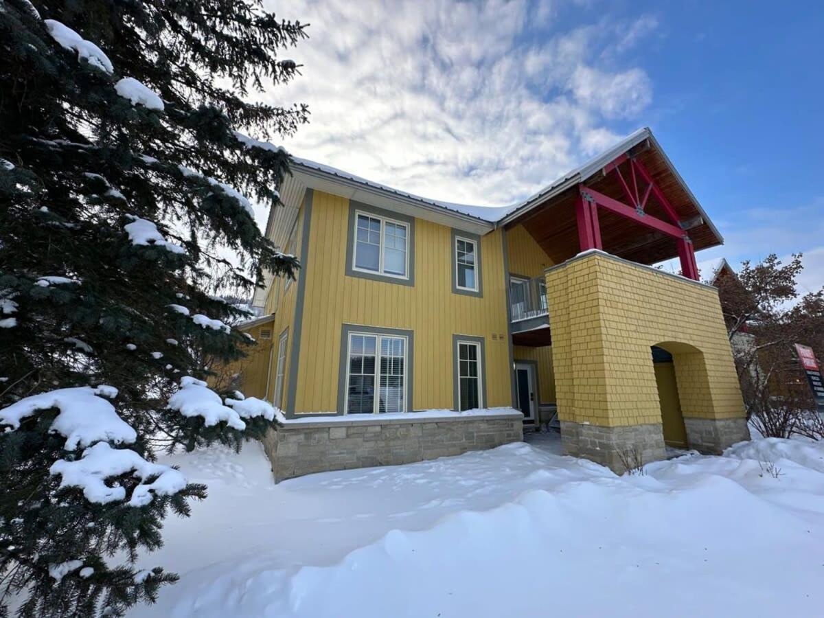 All Season Ski in Out Chalets at Calabogie Peaks