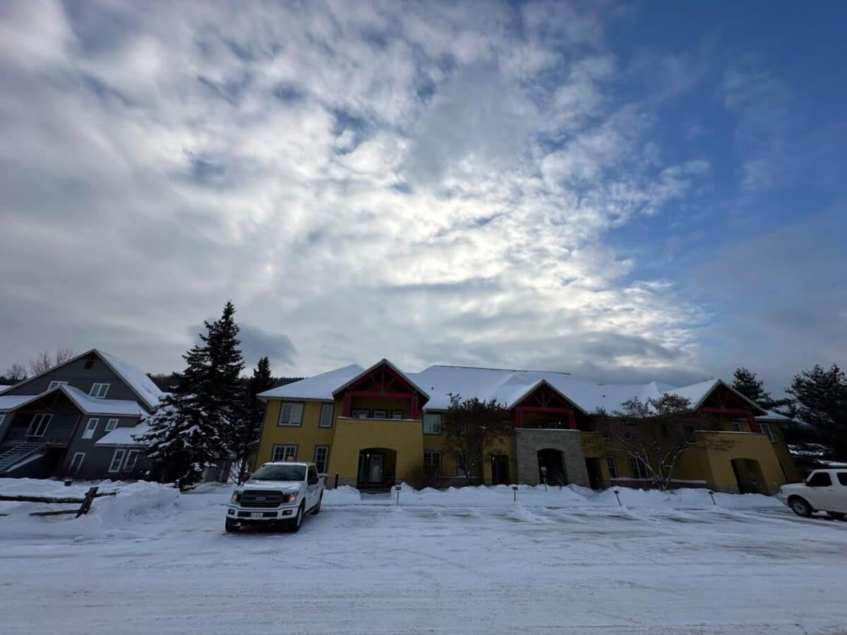 All Season Ski in Out Chalets at Calabogie Peaks