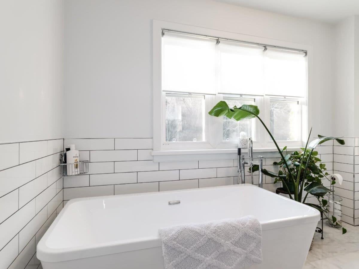 Cozy family waterfront retreat recently renovated