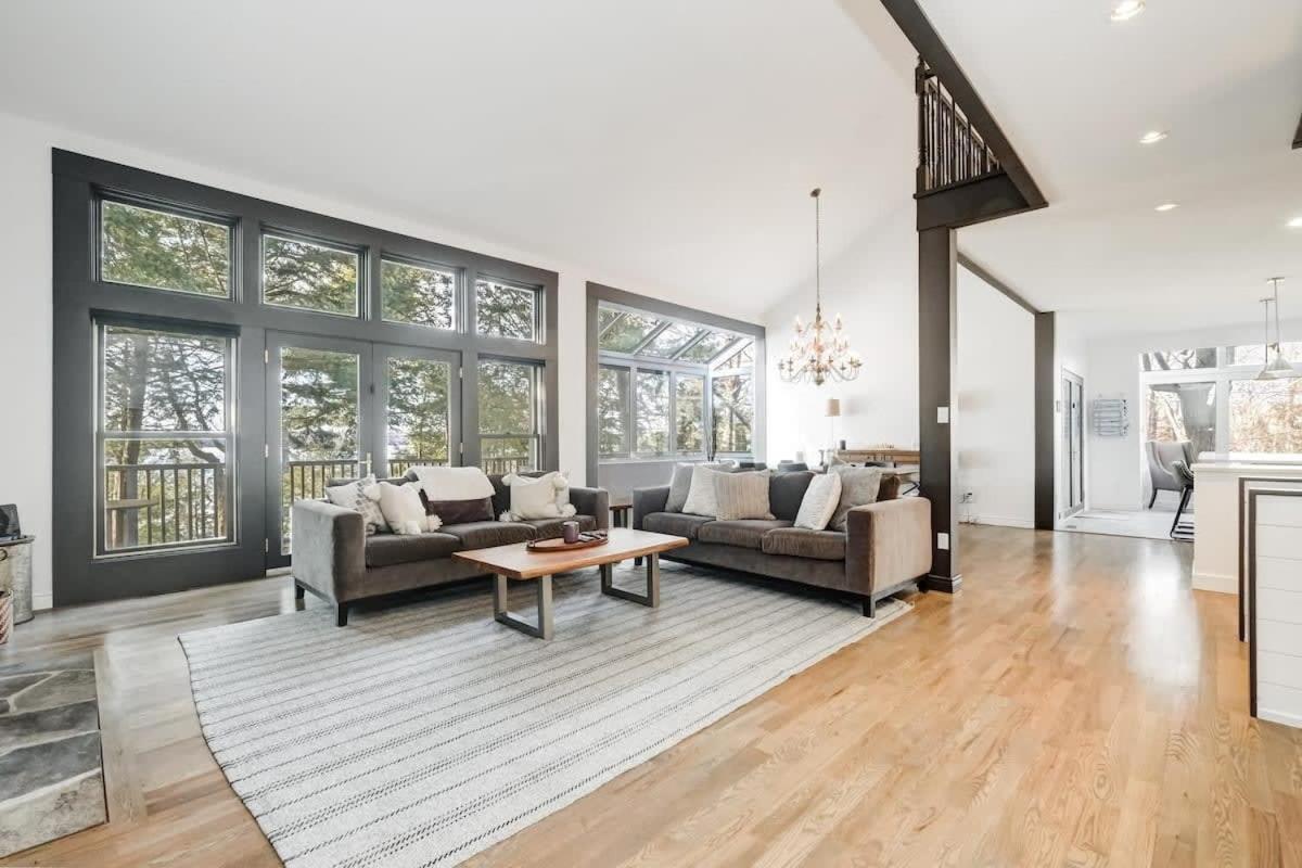 Waterfront open concept dream cottage with hot tub