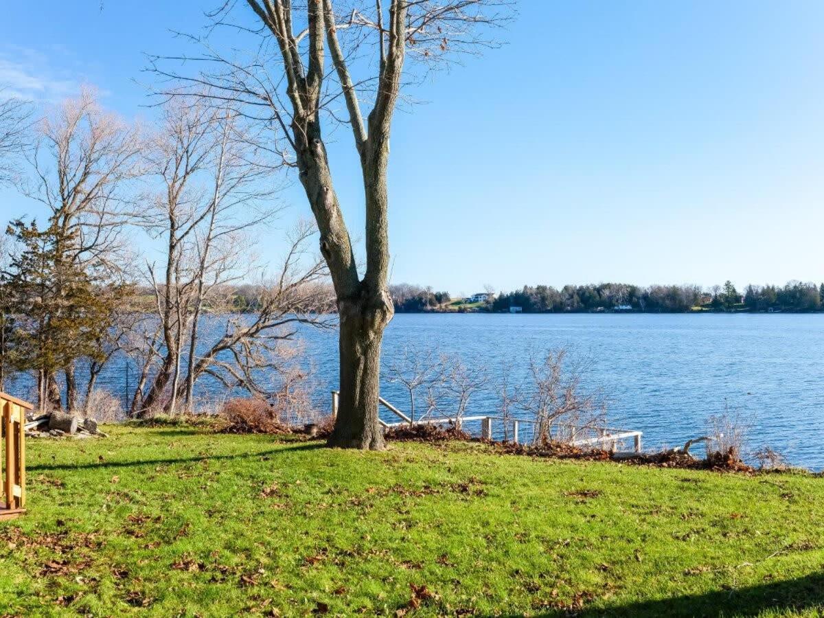 Cozy family waterfront retreat recently renovated