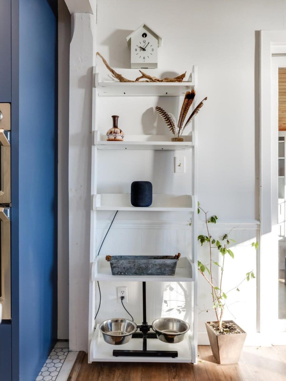 Cozy family waterfront retreat recently renovated